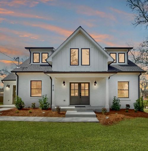 610 Skyview Dr, Nashville, TN, 37206-1842 | Card Image