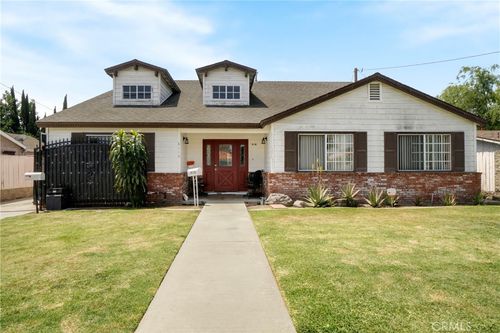 8118 Alameda St, Downey, CA, 90242-2436 | Card Image