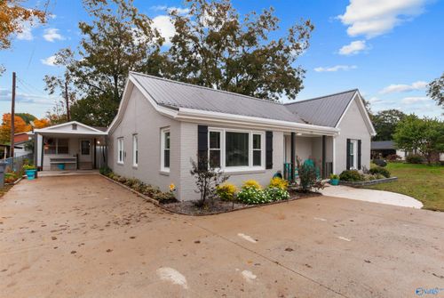 570 Wheeler St, Rogersville, AL, 35652-7621 | Card Image