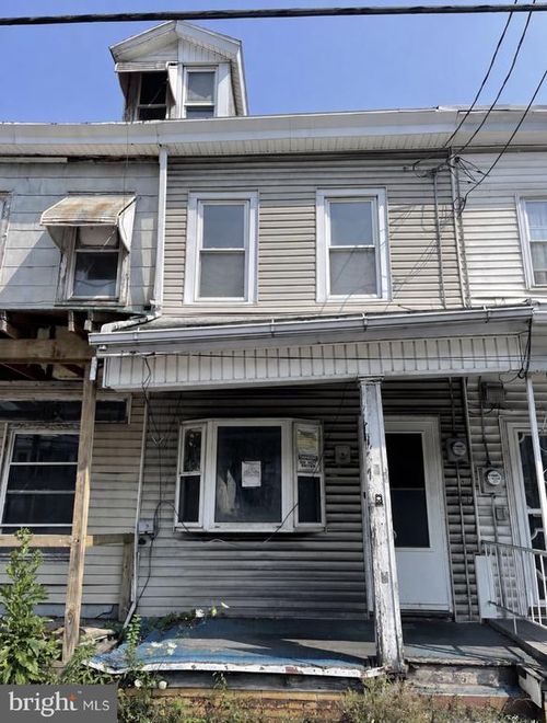 322 W Main St, GIRARDVILLE, PA, 17935-1708 | Card Image
