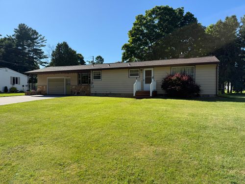945 Steiner Dr, Mishicot, WI, 54228-9609 | Card Image