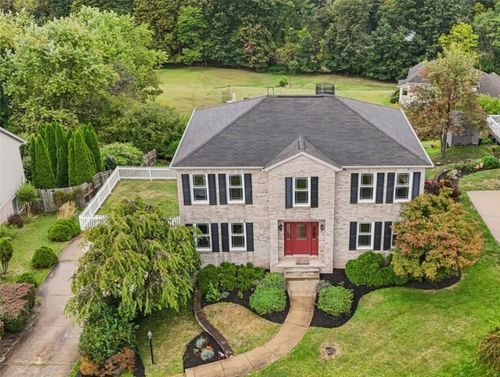 674 Meadowbrook Rd, Trafford, PA, 15085-2817 | Card Image