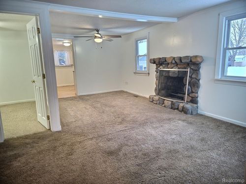 5366 Van Slyke Rd, Flint, MI, 48507-3954 | Card Image