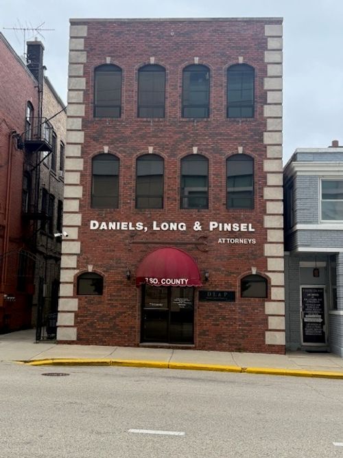 7 S County St, Waukegan, IL, 60085-5533 | Card Image