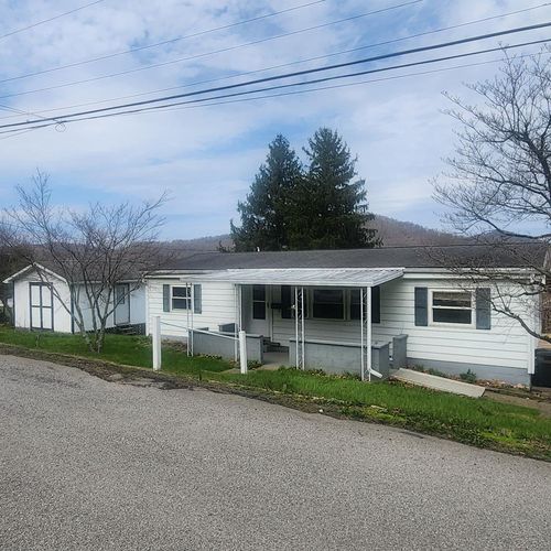 142 Miller St, Paden City, WV, 26159-1816 | Card Image