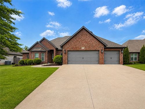 3200 Sw Satinwood Ave, Bentonville, AR, 72713-3140 | Card Image