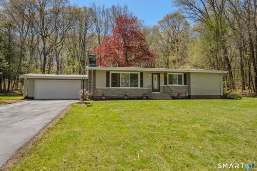 72 Pollys Ln, Uncasville, CT, 06382-1426 | Card Image