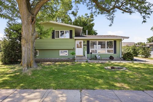 2765 1st Ave, Marion, IA, 52302-3902 | Card Image