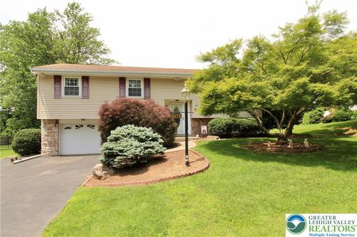 5979 Club House Ln, ALLENTOWN, PA, 18106-9619 | Card Image