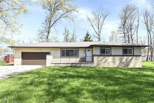 3909 Miller Dr, Brunswick, OH, 44212-2732 | Card Image