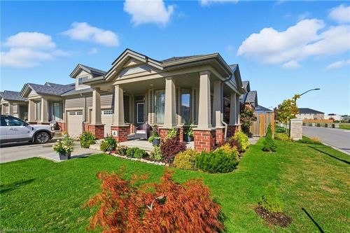 4 Ellis Ave, Saint Catharines, ON, L2P0E6 | Card Image