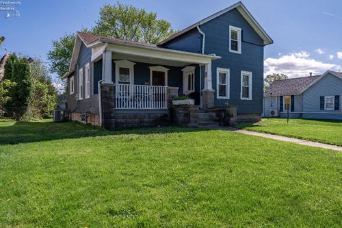 413 W 3rd St, Port Clinton, OH, 43452-1801 | Card Image