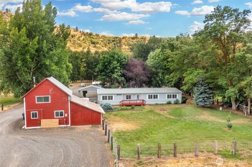 21018 E Highway 12, Waitsburg, WA, 99361-7724 | Card Image