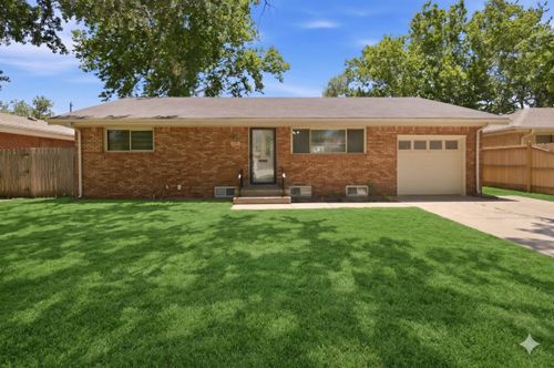 2215 E Stafford St, Wichita, KS, 67211 | Card Image