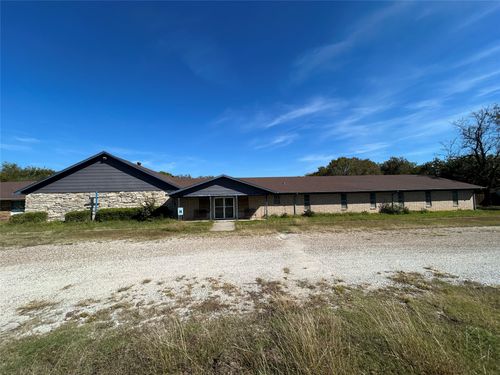 3404 N Grand Ave, Gainesville, TX, 76240-2368 | Card Image