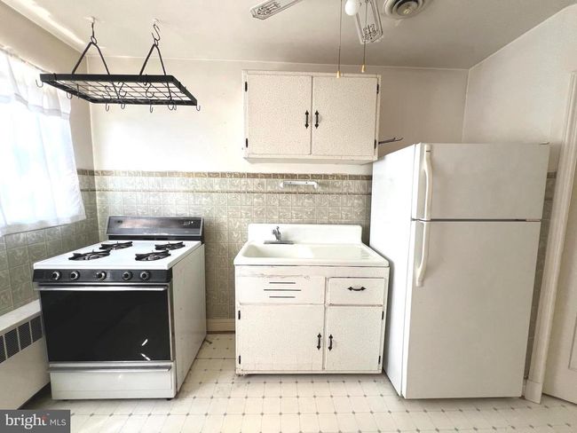 8544 Willow Oak Rd, Townhouse with 3 bedrooms, 1 bathrooms and null parking in PARKVILLE MD | Image 6