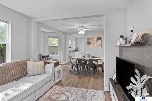 4709 Burdette St, Omaha, NE, 68104-4533 | Card Image