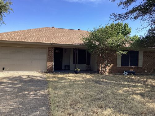 2204 Towne North Dr, Cleburne, TX, 76033-7922 | Card Image