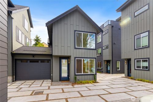 b-115 N 105th St, Seattle, WA, 98133-8701 | Card Image