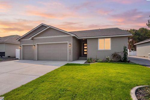 10151 W 16th Pl, Kennewick, WA, 99338-2543 | Card Image