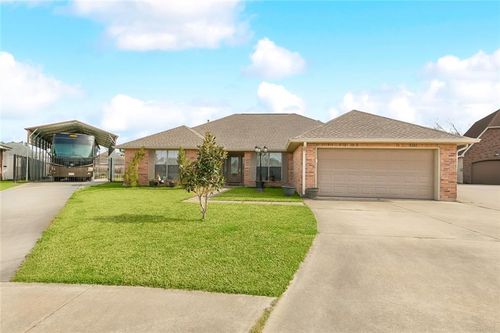 102 Union Dr, Hahnville, LA, 70057-2021 | Card Image