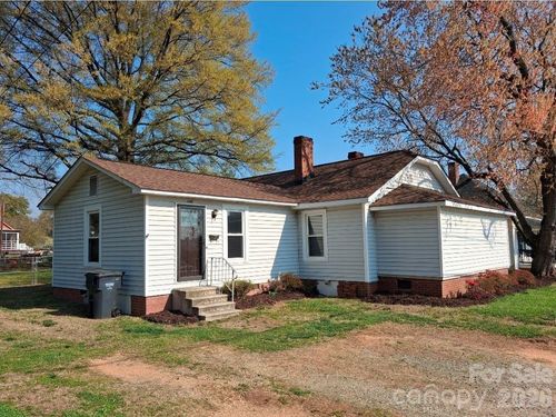 304 S Kimmons St, Landis, NC, 28088-1652 | Card Image