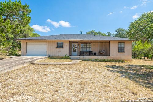 371 Lake Country Dr, Lakehills, TX, 78063-0200 | Card Image