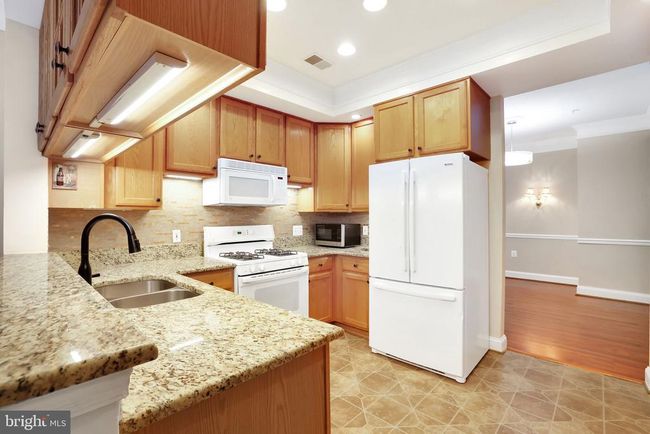 APT-208 - 500 King Farm Blvd, Condo with 3 bedrooms, 2 bathrooms and null parking in ROCKVILLE MD | Image 11