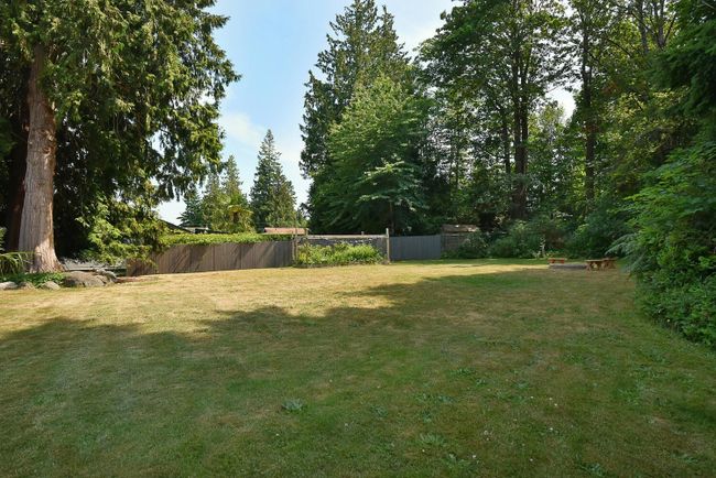 7865 Lohn Road, House other with 4 bedrooms, 2 bathrooms and 5 parking in Halfmoon Bay BC | Image 30