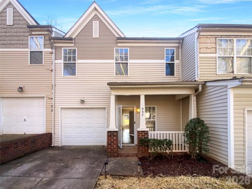 257 Doughton Ln, Charlotte, NC, 28217-2273 | Card Image
