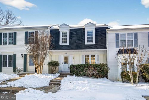 5808 Bunker Woods Ln, BURKE, VA, 22015-2729 | Card Image