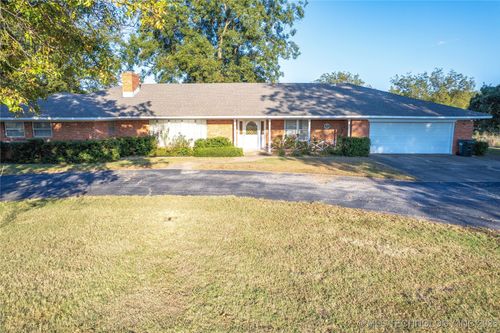 2011 W 1st St, Sulphur, OK, 73086 | Card Image