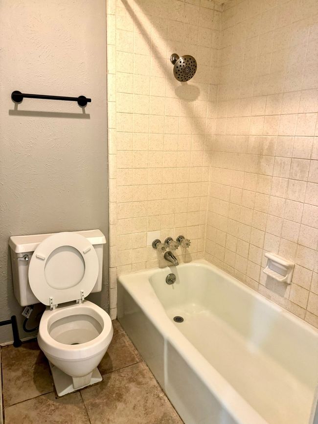 3rd bathroom | Image 18