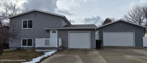 1667 2nd Ave E, Dickinson, ND, 58601-3314 | Card Image