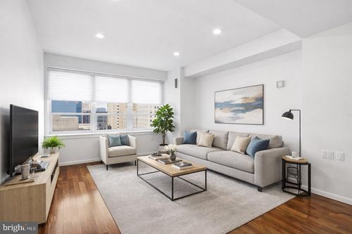 15e-1425 Locust St, PHILADELPHIA, PA, 19102-3836 | Card Image