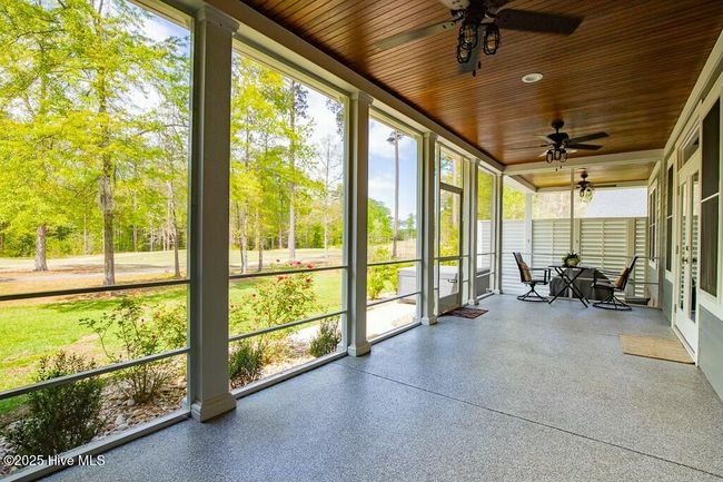 Screened Porch Facing the Golfcourse | Image 38