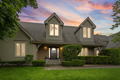 16 Old Barn Rd, Hawthorn Woods, IL, 60047-9147 | Card Image