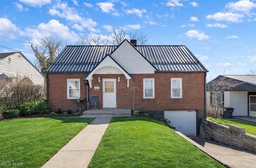 832 Buena Vista Blvd, Steubenville, OH, 43952-1027 | Card Image