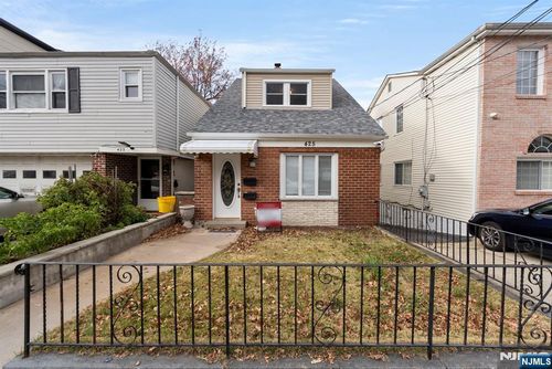 425 7th, Fairview, NJ, 07022 | Card Image
