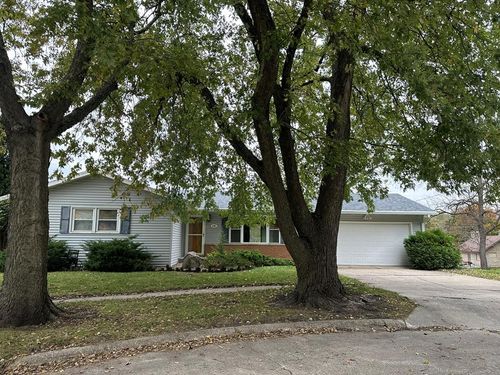 928 11th Ave N, Fort Dodge, IA, 50501-2649 | Card Image