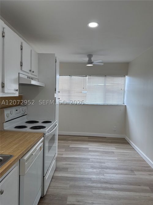 j310-8380 Sands Point Blvd, Tamarac, FL, 33321-3876 | Card Image