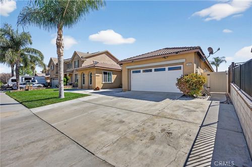 1929 English Oak Way, Perris, CA, 92571-3885 | Card Image