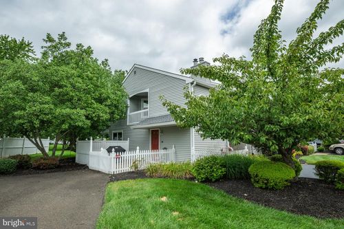 630 Rose Hollow Dr, YARDLEY, PA, 19067-6330 | Card Image