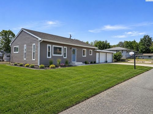 1312 S Hawthorne, Kennewick, WA, 99337 | Card Image