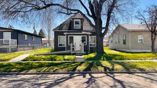 131 8 Avenue W, Bow Island, AB, T0K0G0 | Card Image
