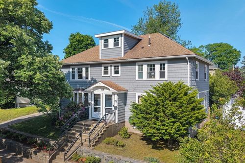 15-15 Noble St, Newton, MA, 02465-1015 | Card Image