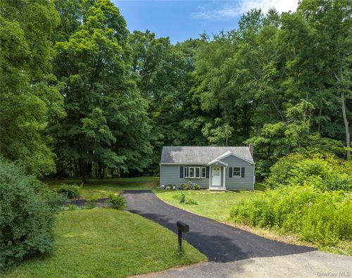 28 Birch Ter, Pawling, NY, 12564-2324 | Card Image