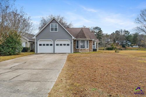 201 Bayside Dr, Warner Robins, GA, 31088-5940 | Card Image