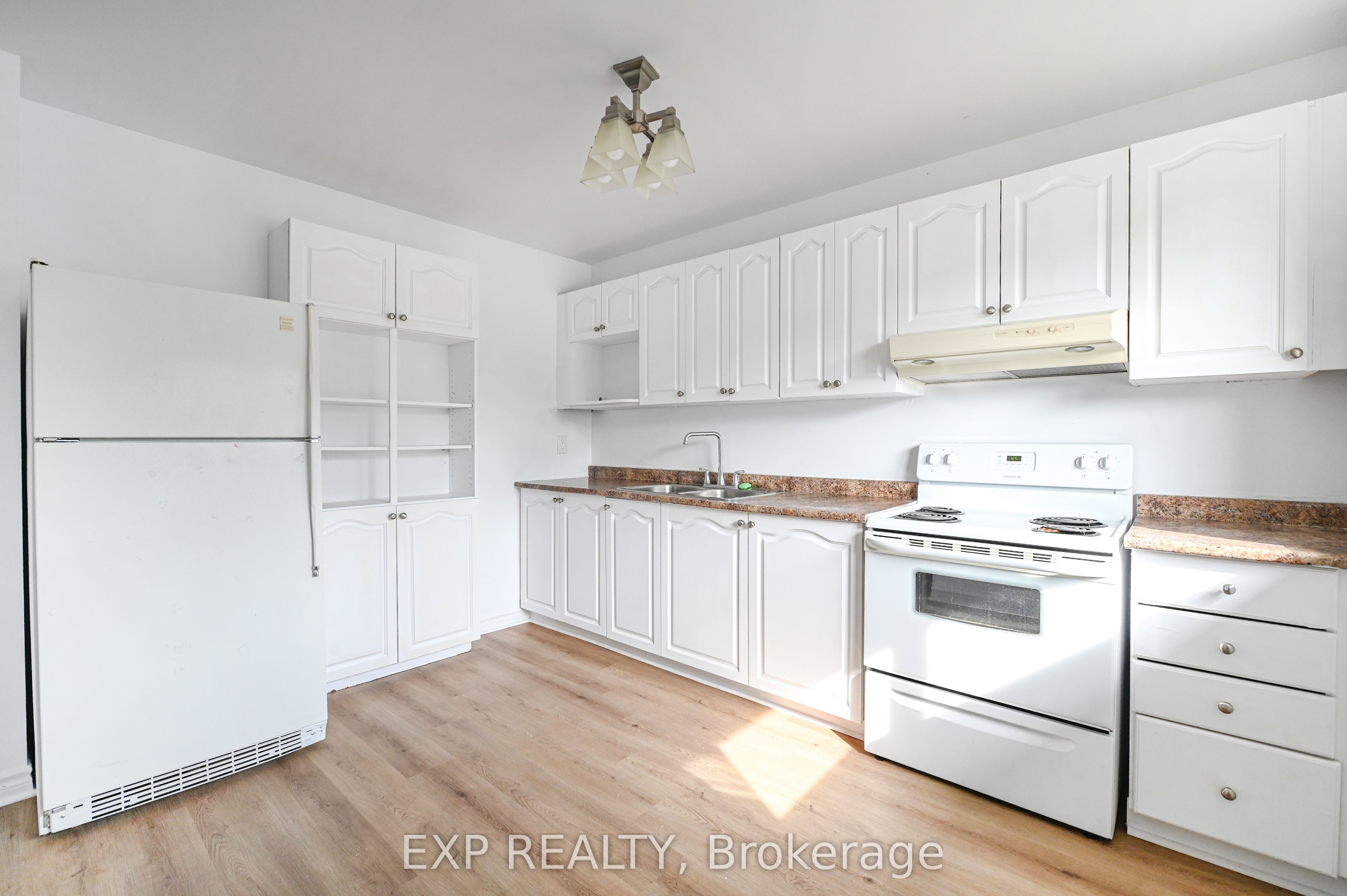Residential Lease in Blossom Park - Airport and Area 5