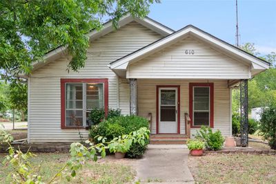 610 Sw 3rd Street, House other with 3 bedrooms, 2 bathrooms and null parking in Kerens TX | Image 1